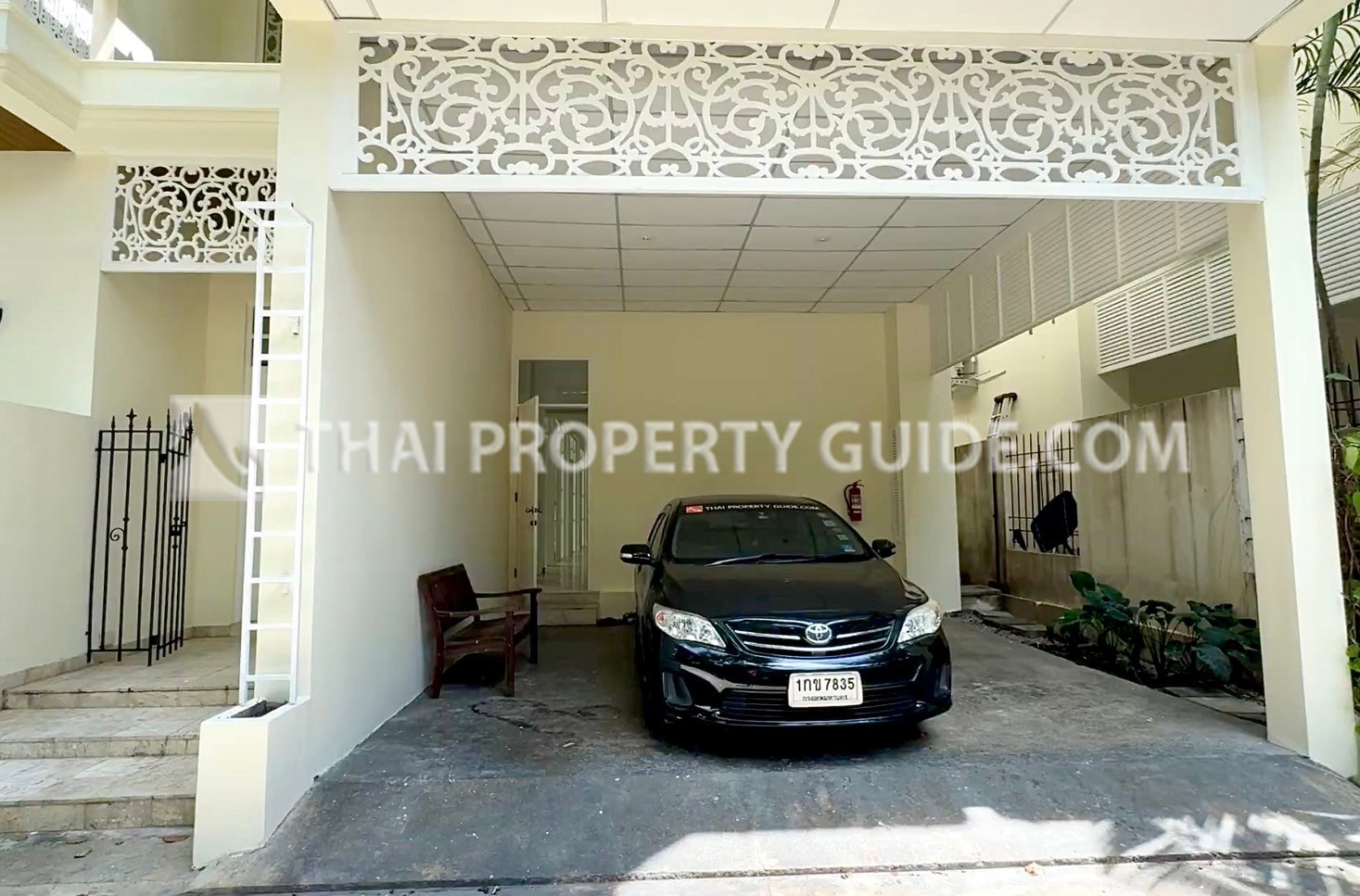 House with Private Pool in Sukhumvit 